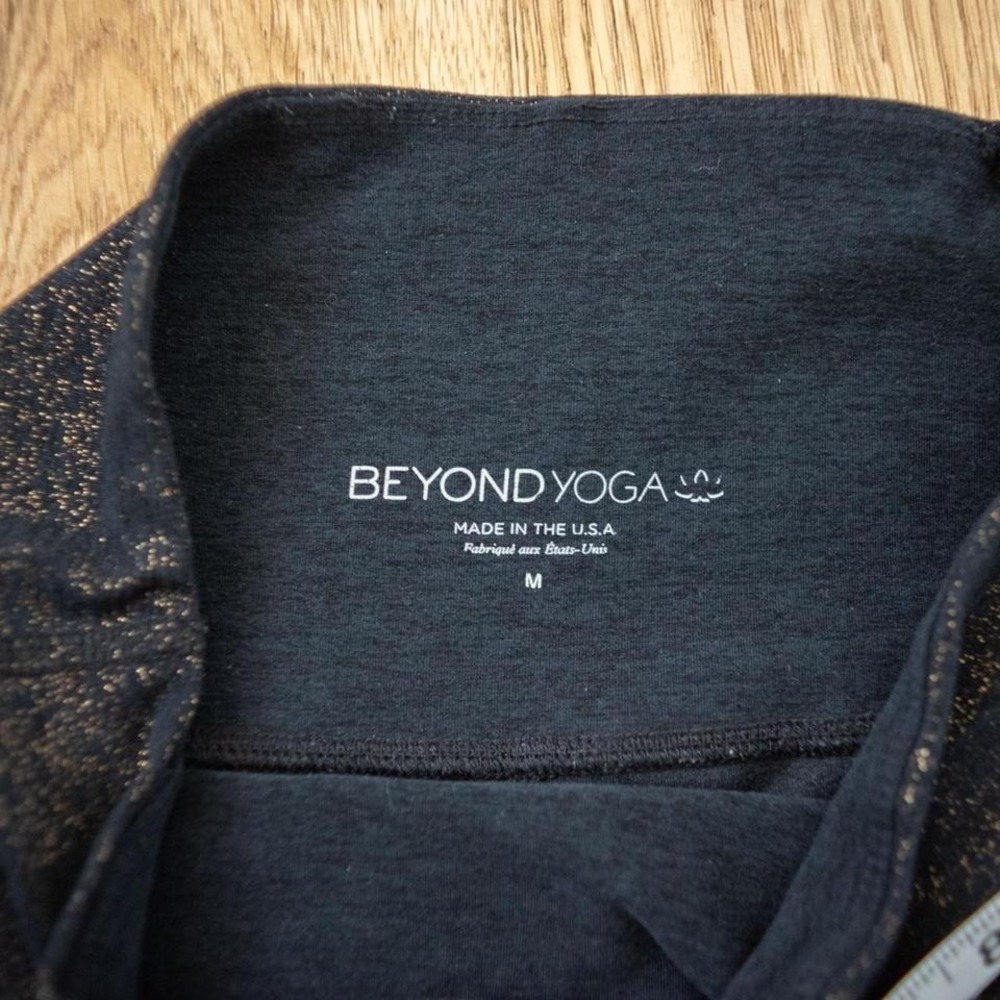 Beyond yoga work out top and leggings - Picture 6 of 7